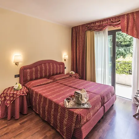 Szálloda Admiral Erme Desenzano del Garda